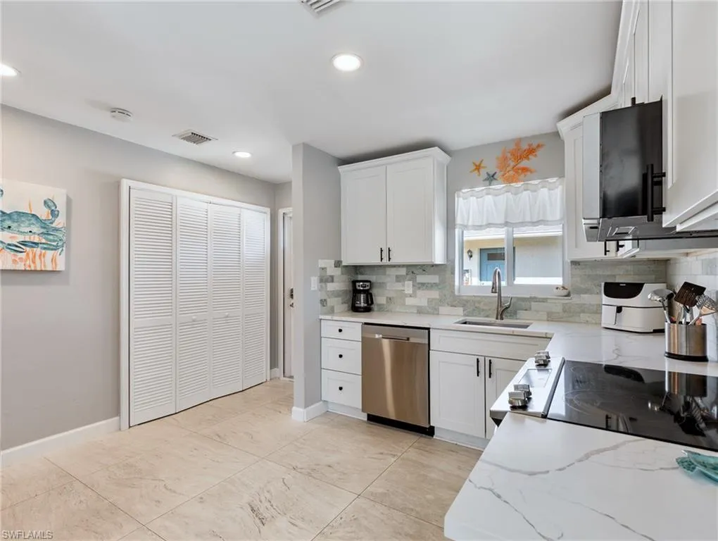 185 Palm Dr # 18j, Naples Fl 34112