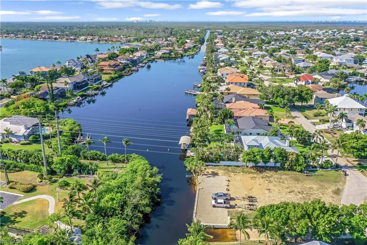 6055  Perthshire  LN, Fort Myers, FL 33908