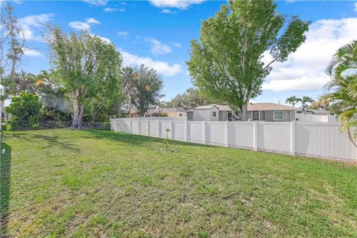 6055  Perthshire  LN, Fort Myers, FL 33908