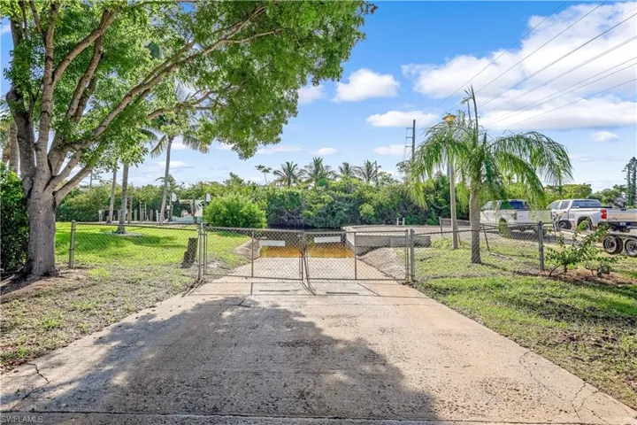 6055  Perthshire  LN, Fort Myers, FL 33908