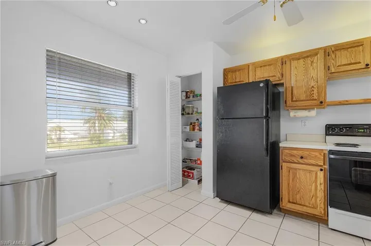 1490  Churchill  CIR, Naples, FL 34116
