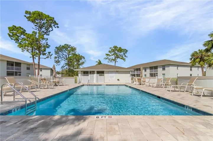 1490  Churchill  CIR, Naples, FL 34116