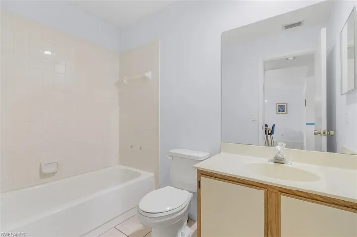 1490  Churchill  CIR, Naples, FL 34116