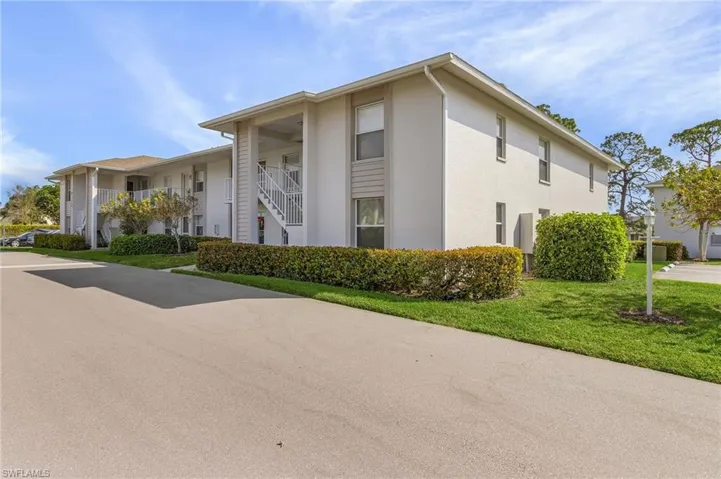 1490  Churchill  CIR, Naples, FL 34116