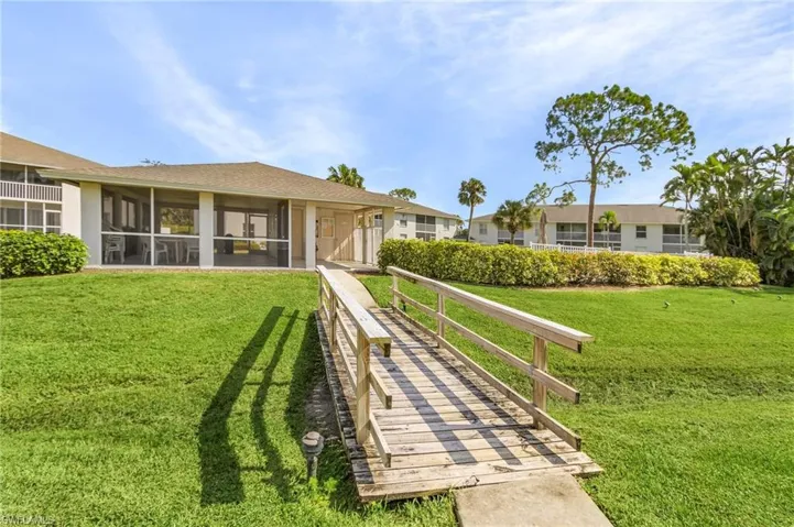 1490  Churchill  CIR, Naples, FL 34116