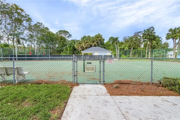 1490  Churchill  CIR, Naples, FL 34116