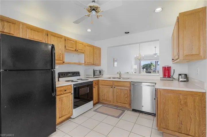 1490  Churchill  CIR, Naples, FL 34116