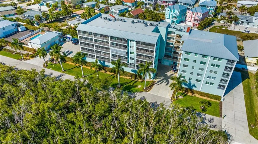 345 Mango St 406, Fort Myers Beach, Florida 33931