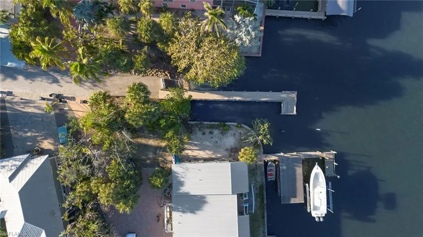 Drone of Dock at the bay!