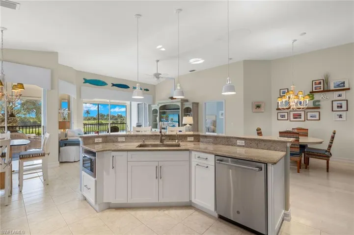 Wonderful open floor plan, ideal for entertaining friends and family.