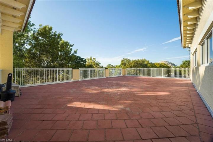 #110 PRIVATE BALCONY
