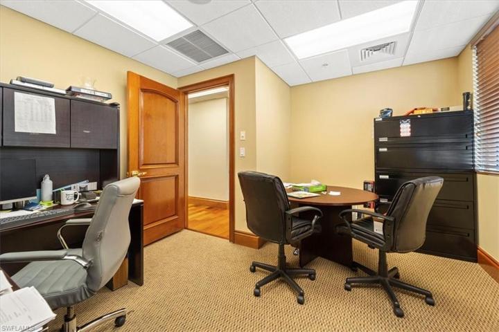 #109 OFFICE 4