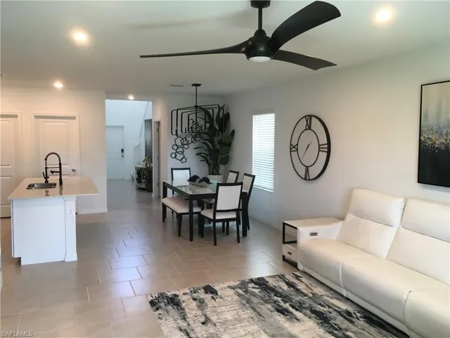 BEAUTIFUL ALL TILE FIRST FLOOR