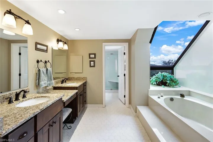6300  Pelican Bay  BLVD, Naples, FL 34108