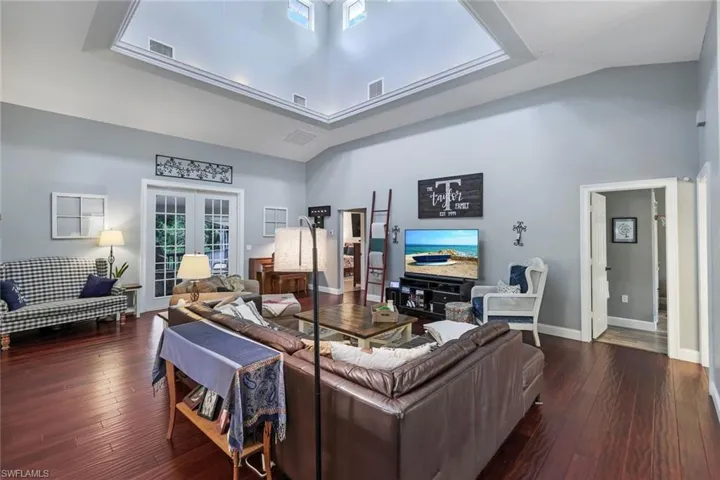 4210  7th NW AVE, Naples, FL 34119