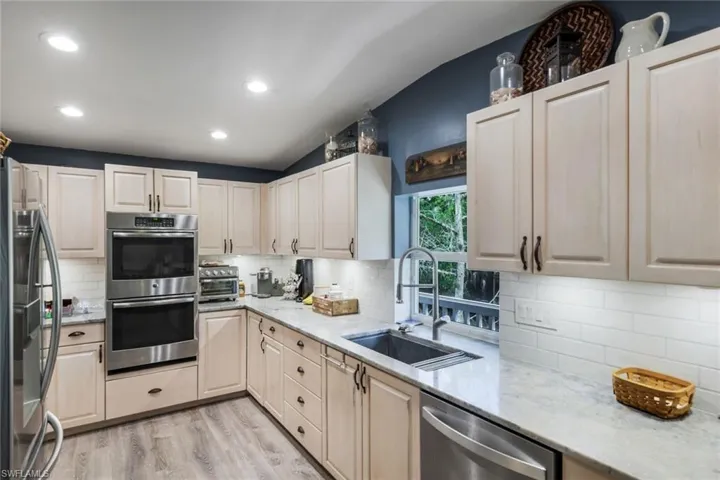 4210  7th NW AVE, Naples, FL 34119