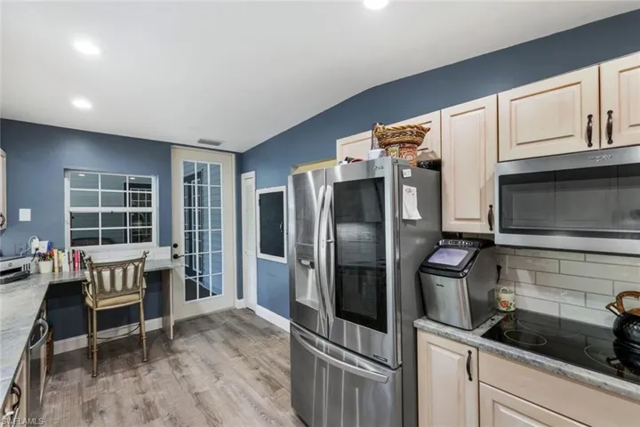 4210  7th NW AVE, Naples, FL 34119