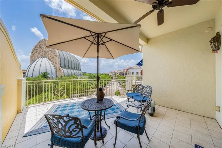 Spacious Lanai