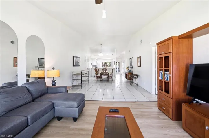 3420 Frosty Way 4910, Naples, Florida 34112