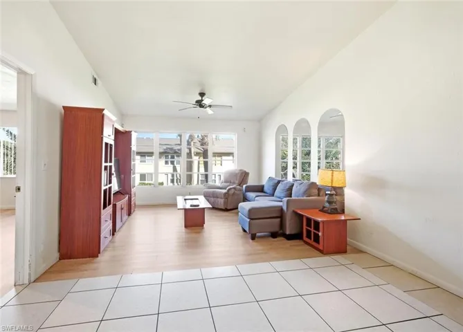 3420 Frosty Way 4910, Naples, Florida 34112