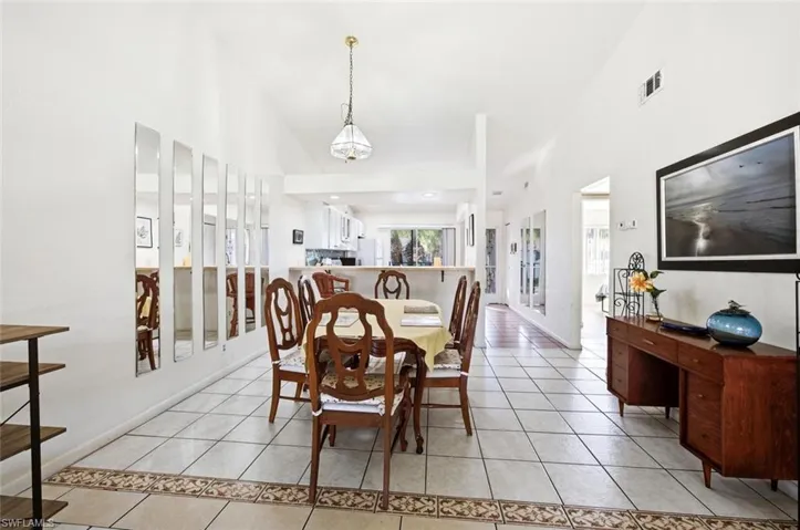 3420 Frosty Way 4910, Naples, Florida 34112