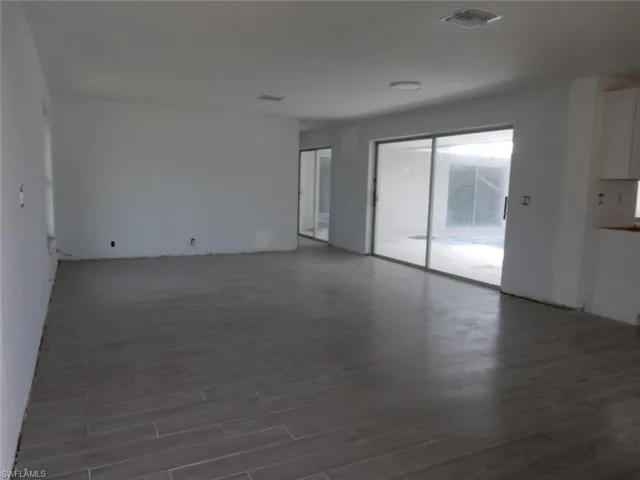 2076 Coral Point Dr, Cape Coral Fl 33990