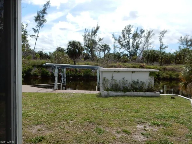 2076 Coral Point Dr, Cape Coral Fl 33990