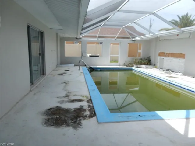2076 Coral Point Dr, Cape Coral Fl 33990