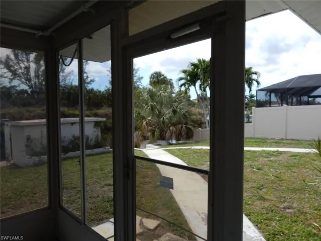 2076 Coral Point Dr, Cape Coral Fl 33990