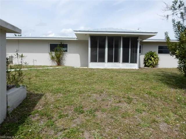 2076 Coral Point Dr, Cape Coral Fl 33990
