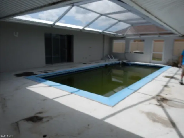 2076 Coral Point Dr, Cape Coral Fl 33990