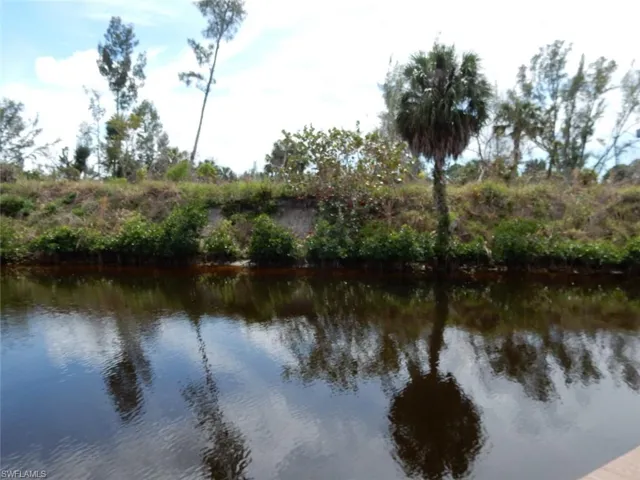 2076 Coral Point Dr, Cape Coral Fl 33990