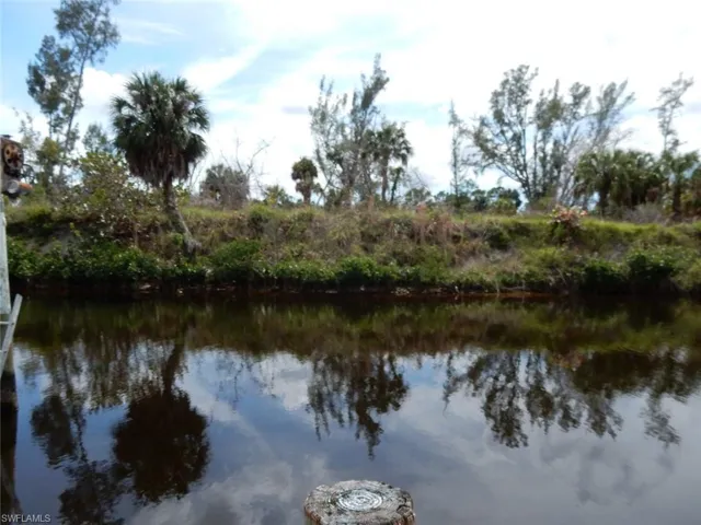 2076 Coral Point Dr, Cape Coral Fl 33990