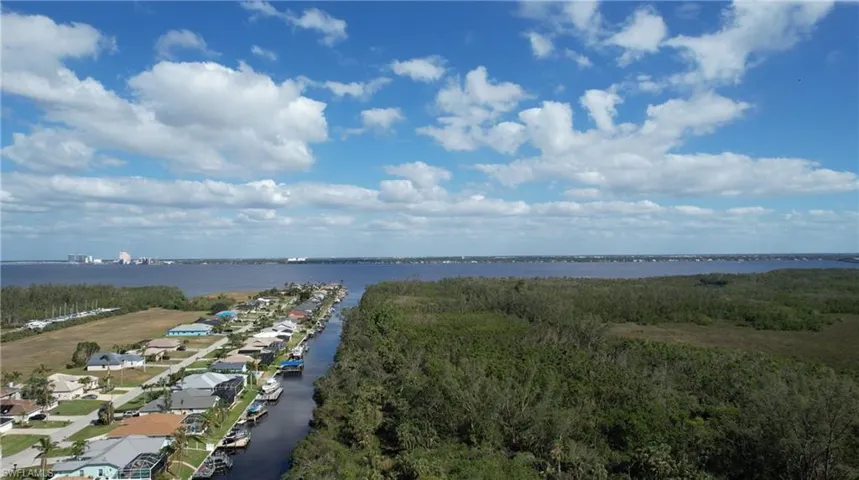 2076 Coral Point Dr, Cape Coral Fl 33990