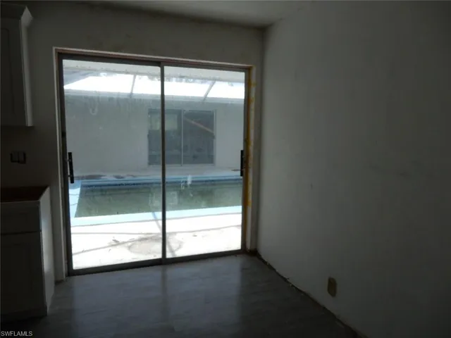 2076 Coral Point Dr, Cape Coral Fl 33990