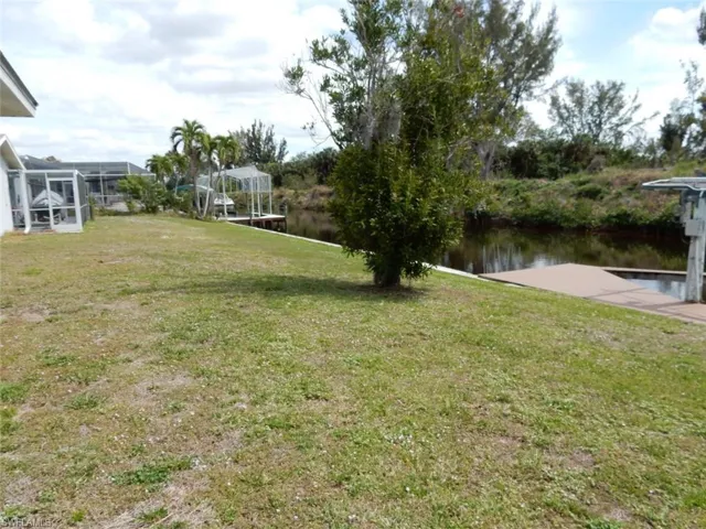 2076 Coral Point Dr, Cape Coral Fl 33990