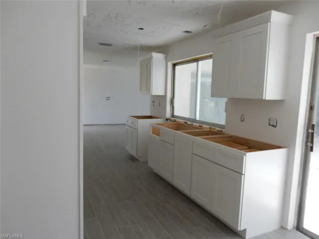 2076 Coral Point Dr, Cape Coral Fl 33990