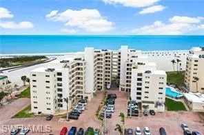 Bird's eye view of apartment complex