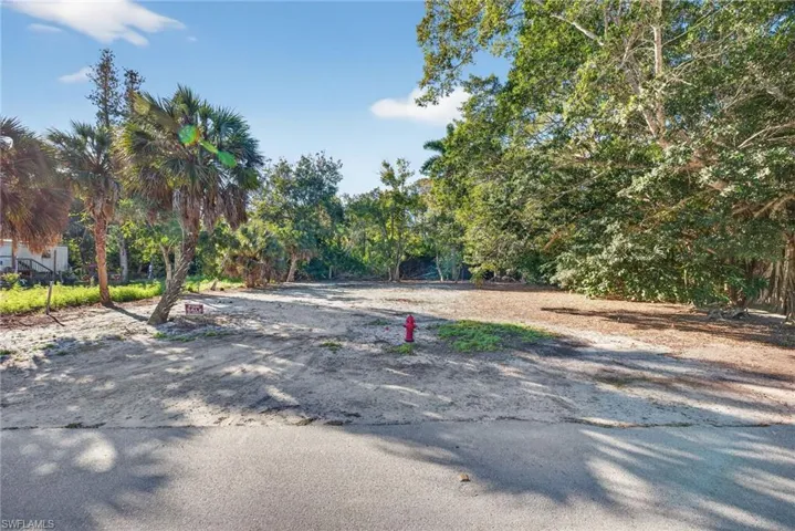 2596 Holly Ave, Naples, Florida 34112