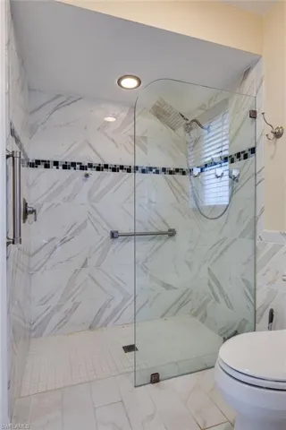 Primary en-suite walk in shower