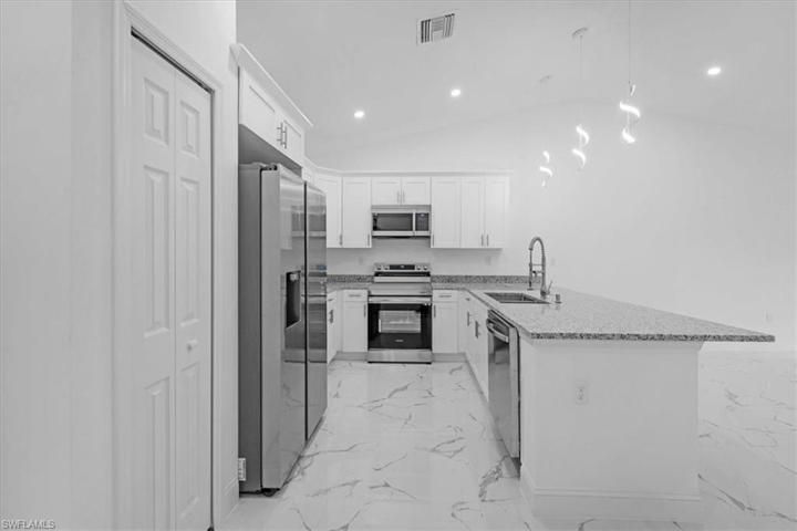Kitchen Unit 2
