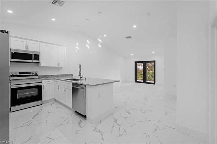 Kitchen Unit 2