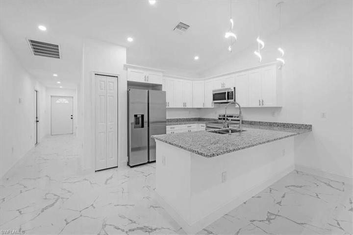 Kitchen Unit 2