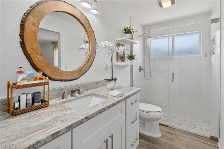 6458 Royal Woods Dr, Fort Myers, Florida 33908