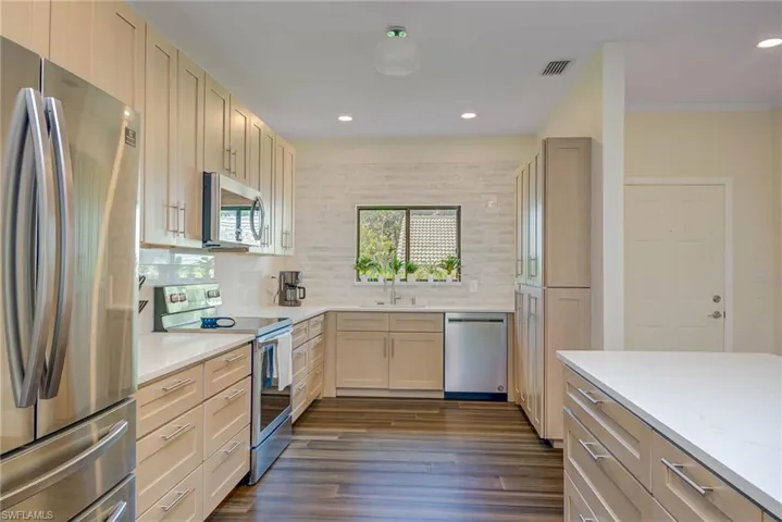 303  Arbor Lake  DR, Naples, FL 34110