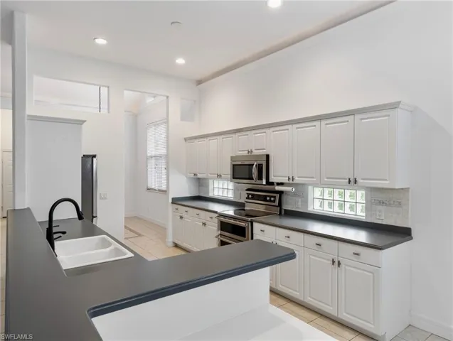 7222 Falcon Crest Ct, Fort Myers, Florida 33908