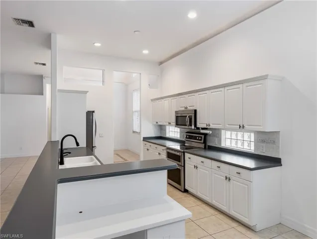 7222 Falcon Crest Ct, Fort Myers, Florida 33908
