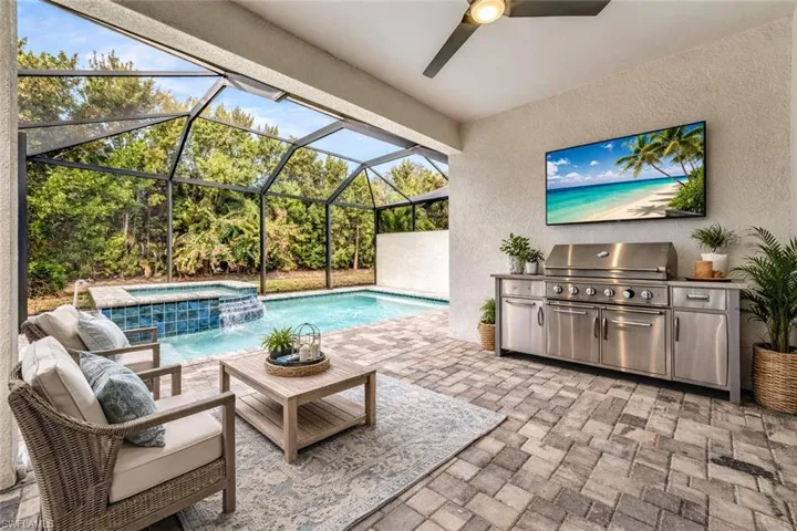 Effortless indoor-outdoor living makes this home perfect for the Southwest Florida lifestyle. Virtually Staged