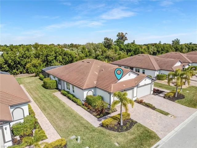 Private pool, flexible living spaces, and a convenient Fort Myers location — welcome home to 1141 S Town & River.