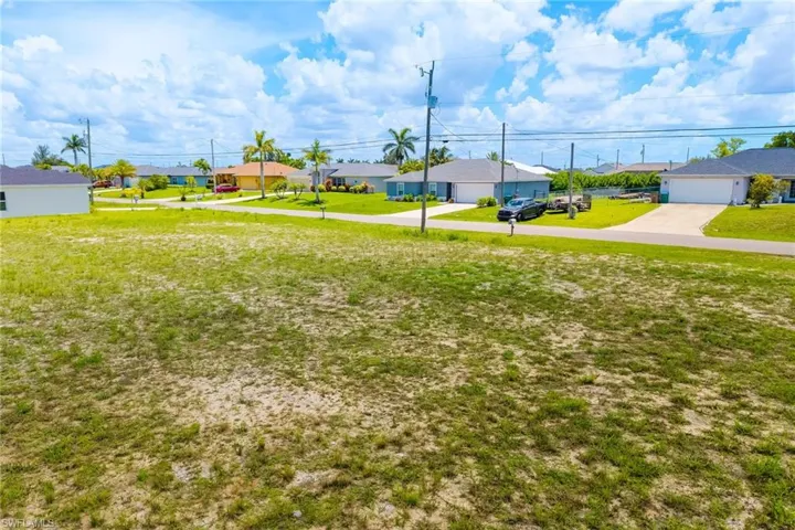 Offering nearby access to boat ramps and easy Navigation to Matlacha Pass, Sao Carlos Bay, Pine Island, and beyond in the Gulf waters. 1501 NW 2nd St, Cape Coral.